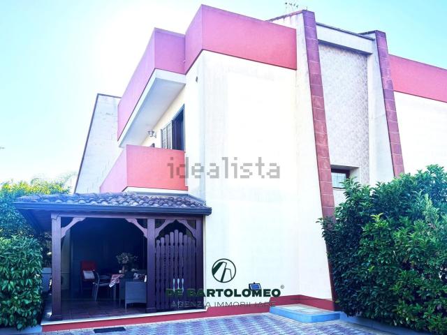 Case e ville in vendita di 142 m² in Via Mediterraneo, 12
