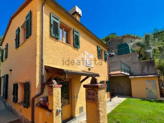 Case e ville in vendita di 143 m² in Via Cerreto, 74