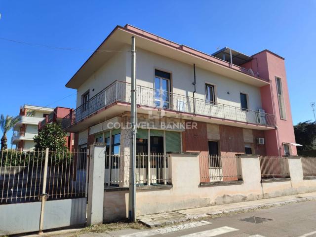 Case e ville in vendita di 143 m² in Via Ancona, 1