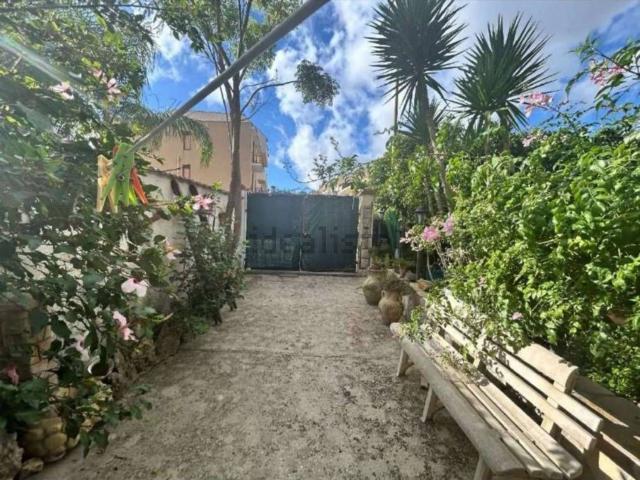 Case e ville in vendita di 143 m² in Via Aldo Moro, 50