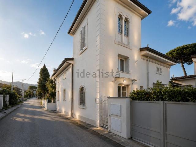 Case e ville in vendita di 143 m² in Via Bettino Ricasoli, 33