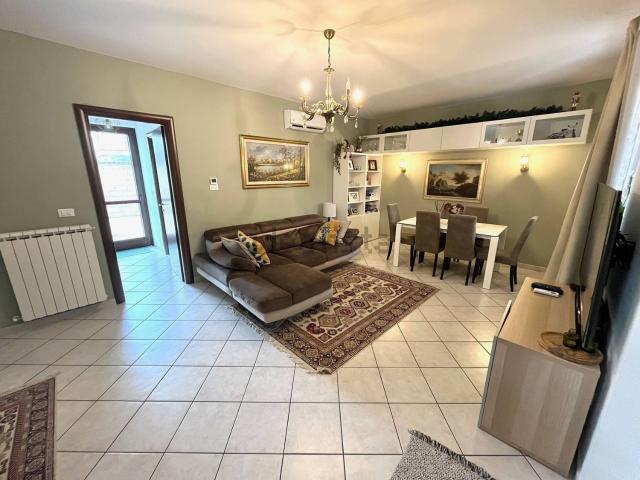 Case e ville in vendita di 143 m² in Via Giovanni Antonio Comissetti