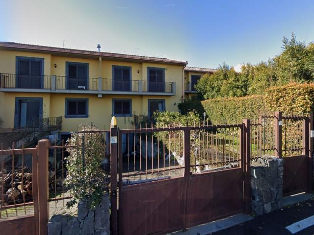 Case e ville in vendita di 143 m² in Via Luciano Pavarotti