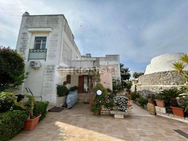 Case e ville in vendita di 143 m² in Via Luigi di Molfetta