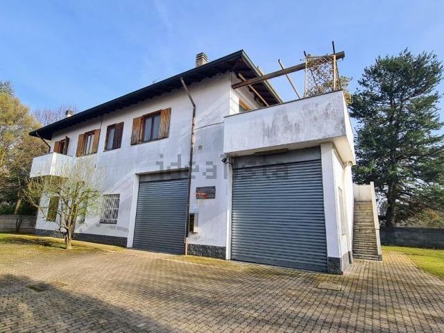 Case e ville in vendita di 1445 m² in Via NOVARA, 225