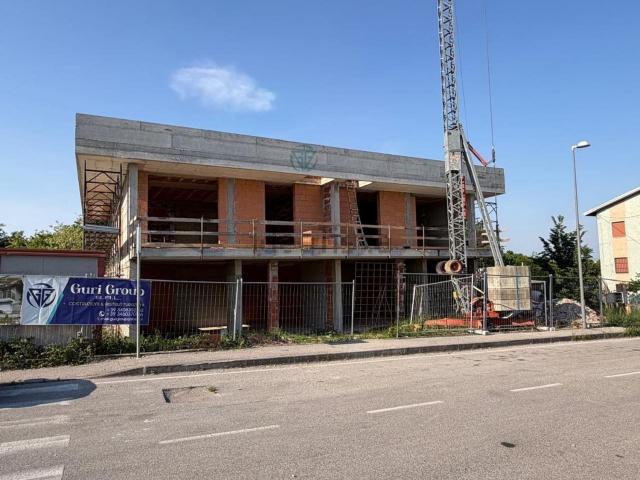 Case e ville in vendita di 144 m² in Via Volta