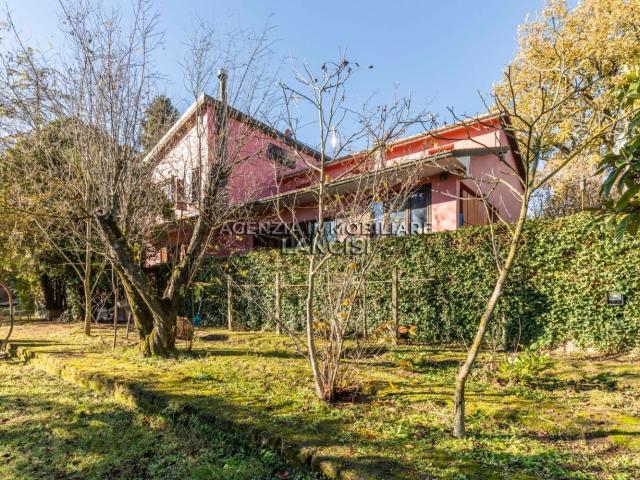 Case e ville in vendita di 145 m²