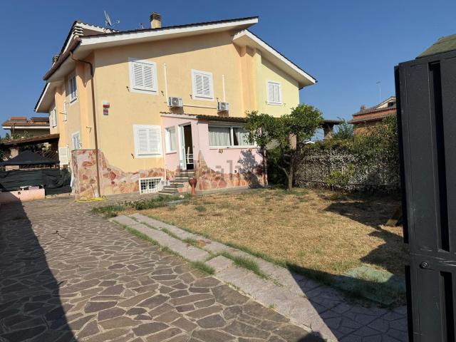 Case e ville in vendita di 145 m²