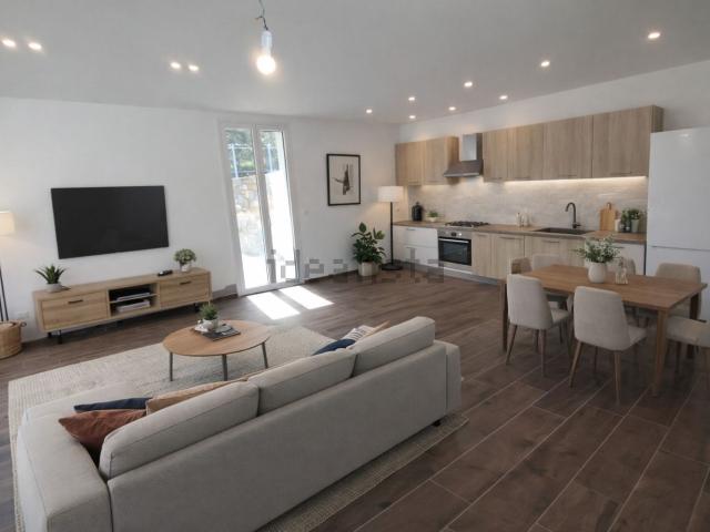 Case e ville in vendita di 145 m²