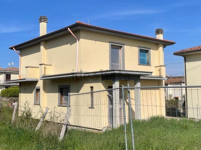 Case e ville in vendita di 145 m² in Via Aldo Moro, 11