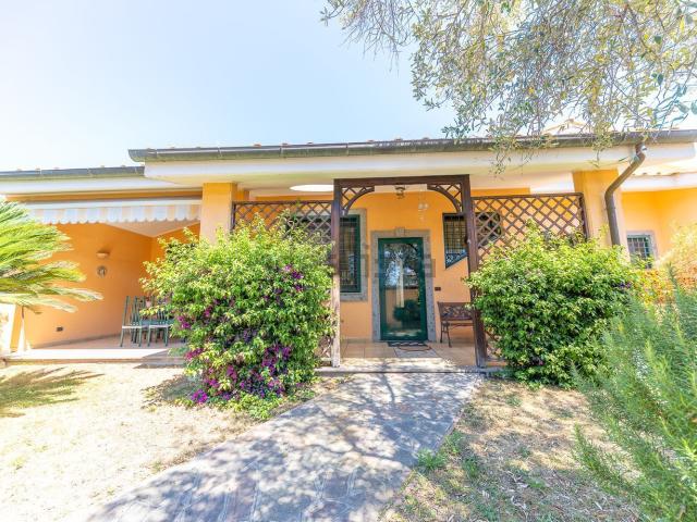 Case e ville in vendita di 145 m² in Via dei Pescatori