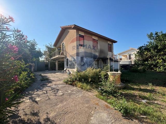 Case e ville in vendita di 145 m² in Via del Mare