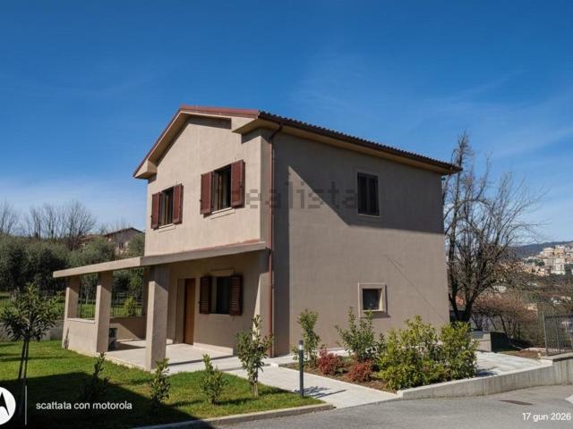 Case e ville in vendita di 145 m² in Via Fontana Palombo