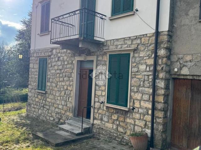 Case e ville in vendita di 145 m² in Via Lanfranconi, 20