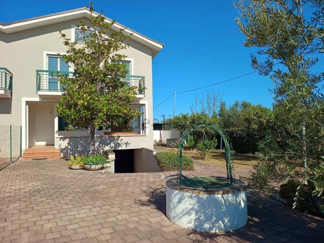Case e ville in vendita di 145 m² in Via Maddalena