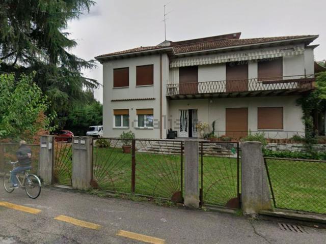 Case e ville in vendita di 145 m² in Via Terraglio