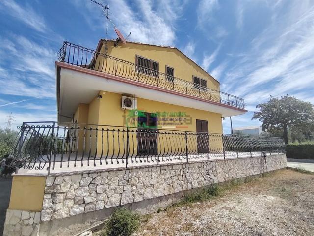 Case e ville in vendita di 145 m² in Contrada Cicimia
