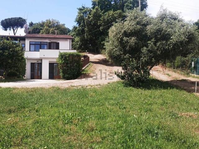 Case e ville in vendita di 145 m² in Località Gualdo