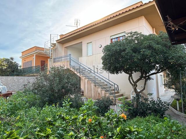 Case e ville in vendita di 145 m² in Strada Torre Marausa