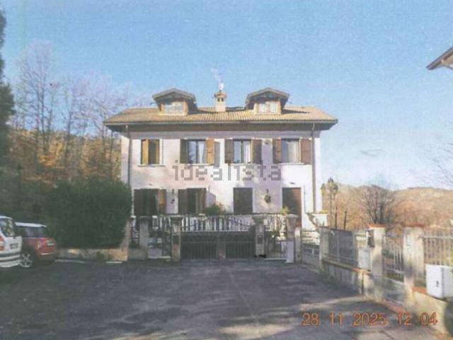 Case e ville in vendita di 146 m² in Via Chiesa Morano
