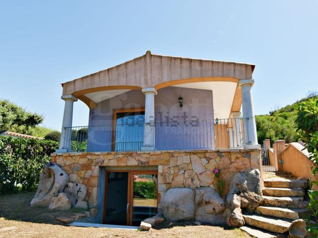 Case e ville in vendita di 146 m² in Via G. Cavalcanti, 7