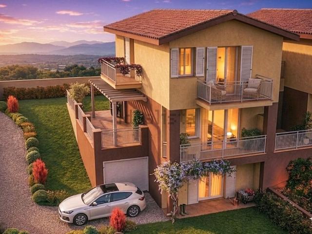 Case e ville in vendita di 146 m² in Via l&apos Annunziata
