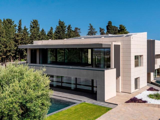 Case e ville in vendita di 1476 m² in Via Jean Houel
