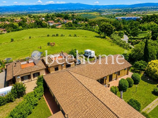 Case e ville in vendita di 1470 m² in Via di Vallelunga