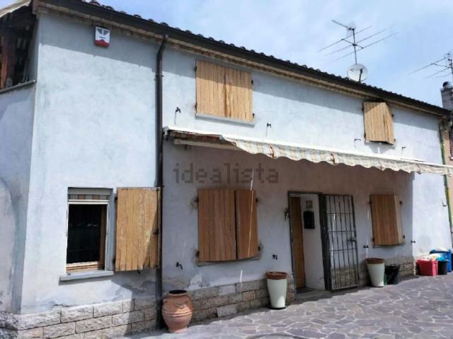 Case e ville in vendita di 147 m² in Via Tomba