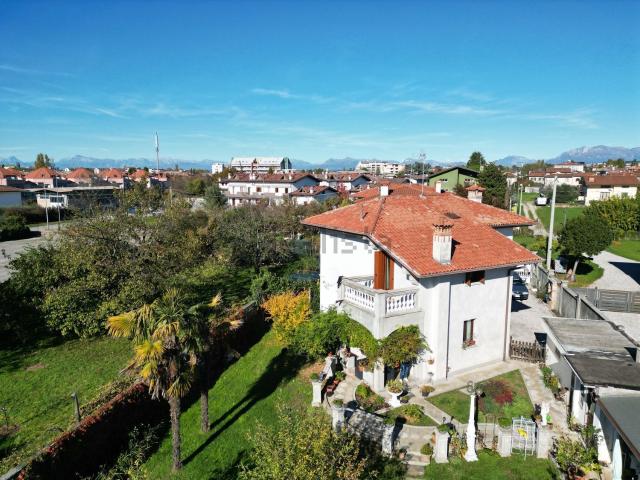 Case e ville in vendita di 148 m² in Via San Pietro, 24