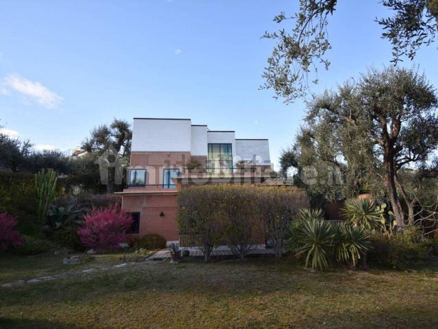 Case e ville in vendita di 148 m² in Strada San Lorenzo, 113