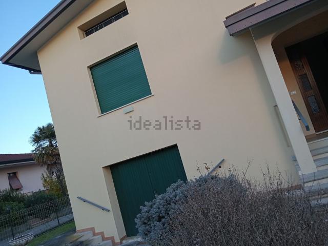 Case e ville in vendita di 149 m² in Via della Centa