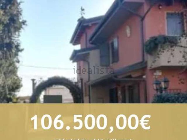 Case e ville in vendita di 149 m² in Via IV Novembre