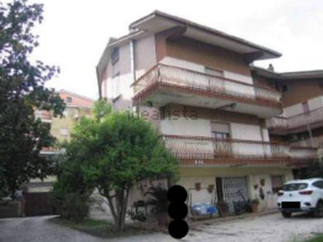 Case e ville in vendita di 148 m² in Via Sandro Botticelli