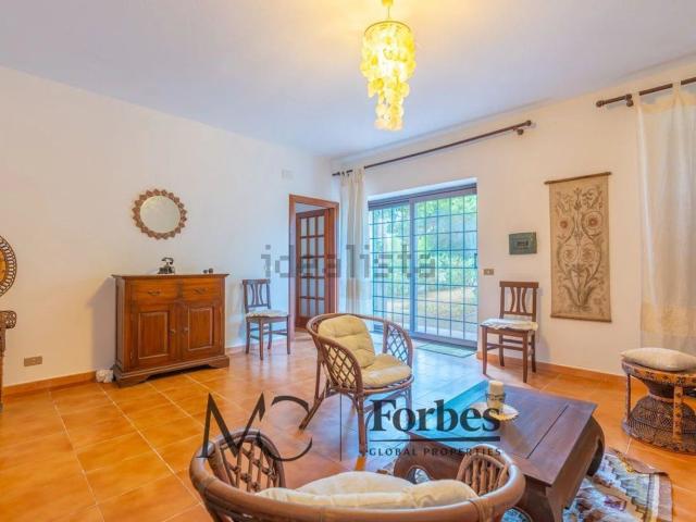 Case e ville in vendita di 149 m² in Strada Punta Falcone