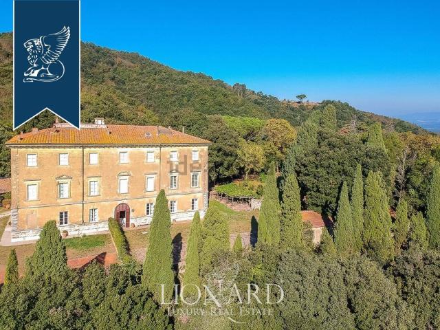Case e ville in vendita di 1500 m²