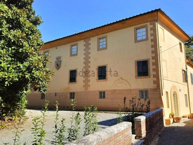 Case e ville in vendita di 1500 m²