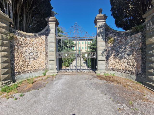 Case e ville in vendita di 1500 m² in Via Firenze