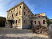 Case e ville in vendita di 1500 m² in Viale DELLA VITTORIA