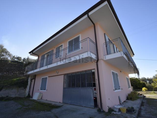 Case e ville in vendita di 150 m²