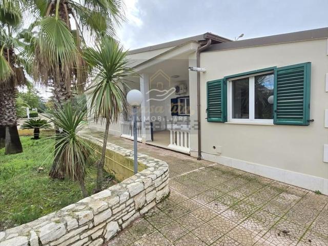 Case e ville in vendita di 150 m² in Via Castel del Monte