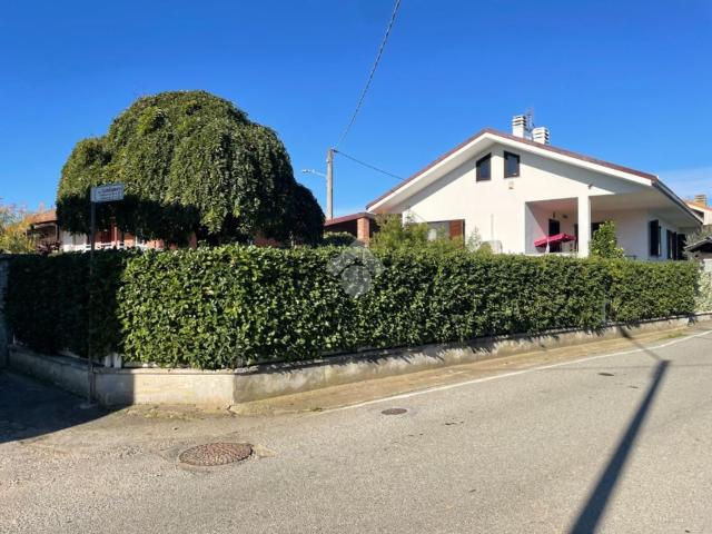 Case e ville in vendita di 150 m² in Via Castellamonte, 37