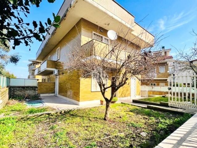 Case e ville in vendita di 150 m² in Via Barbaresco, 20