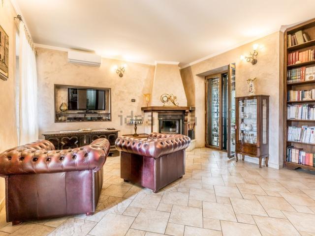 Case e ville in vendita di 150 m² in Via Bassiano