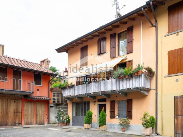 Case e ville in vendita di 150 m² in Via Broseta