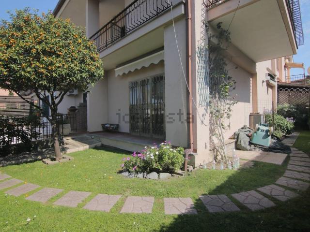 Case e ville in vendita di 150 m² in Via Giulio Belvederi, 44