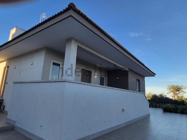 Case e ville in vendita di 150 m² in Via Don Luigi Sturzo