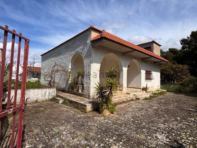Case e ville in vendita di 150 m² in Via Danubio Blu