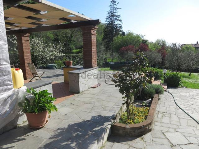 Case e ville in vendita di 150 m² in Via dei Molini