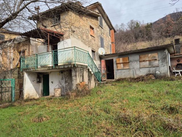 Case e ville in vendita di 150 m² in Via del Castello